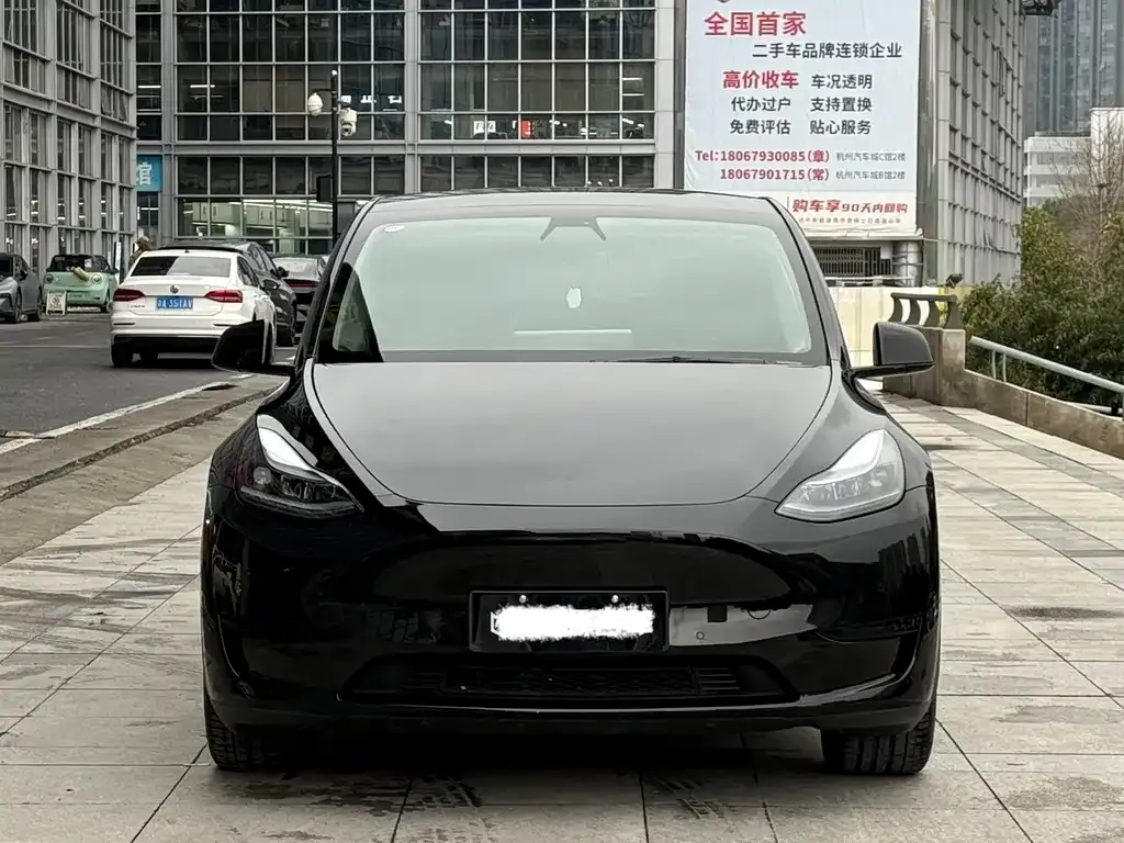 Tesla Model Y — фото 4