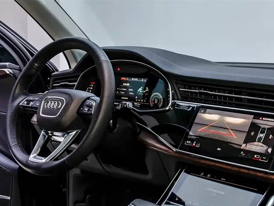 Audi Q7 2024 из CN, фото 9