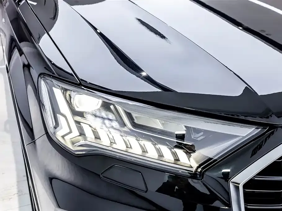 Audi Q7 2024 из CN, фото 10