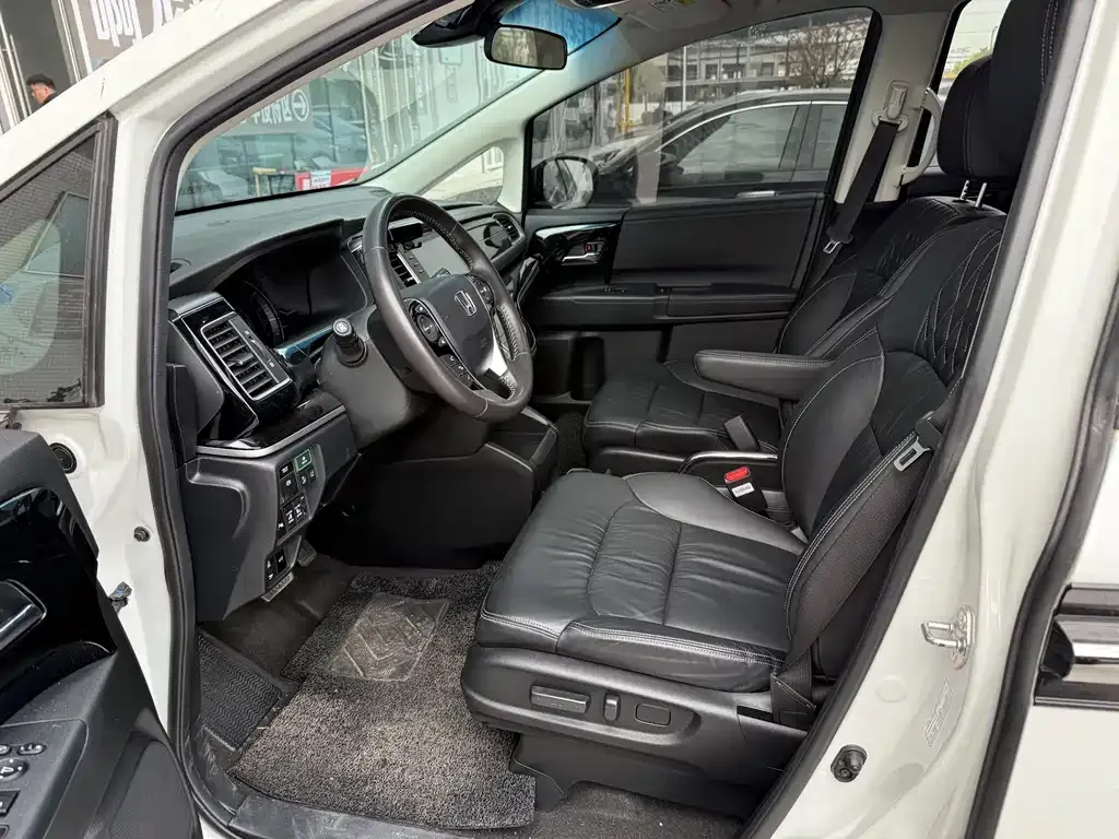 Honda Elysion 2021 из CN, фото 5