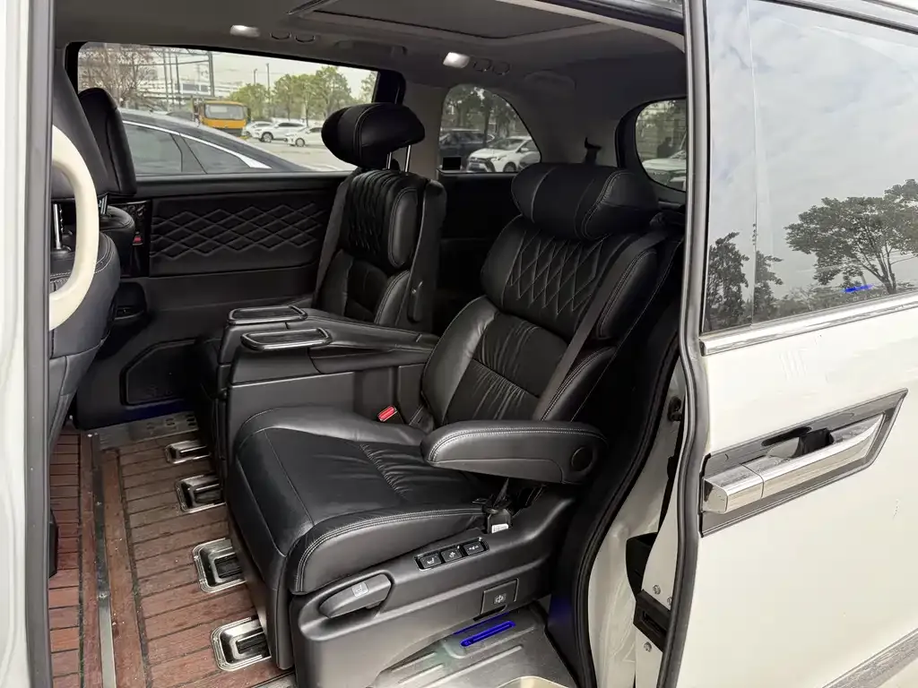 Honda Elysion 2021 из CN, фото 7