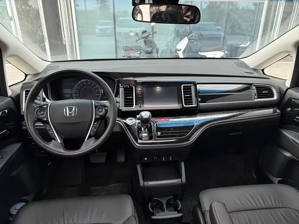 Honda Elysion 2021 из CN, фото 4