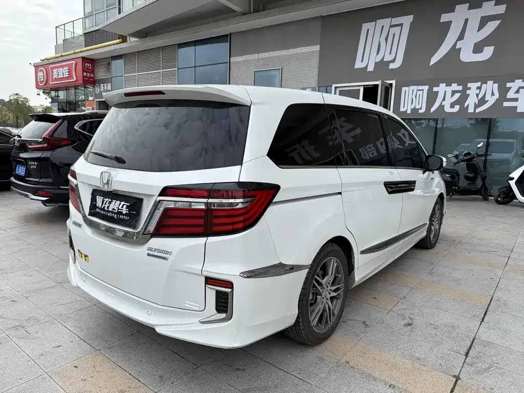 Honda Elysion 2021 из CN, фото 2