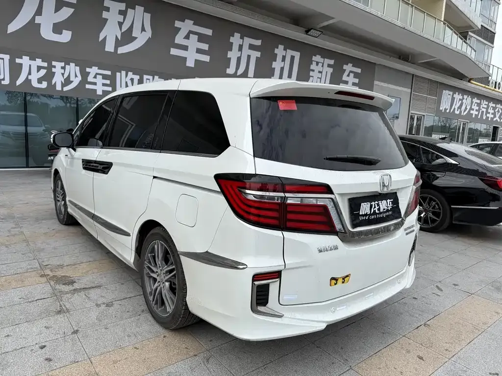 Honda Elysion 2021 из CN, фото 6