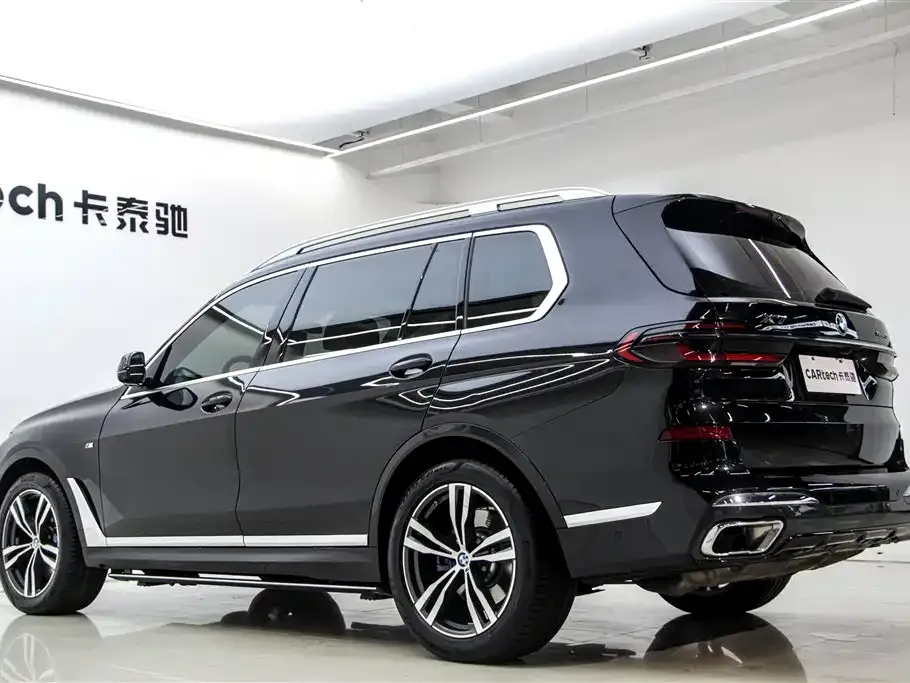 BMW X7 — фото 7