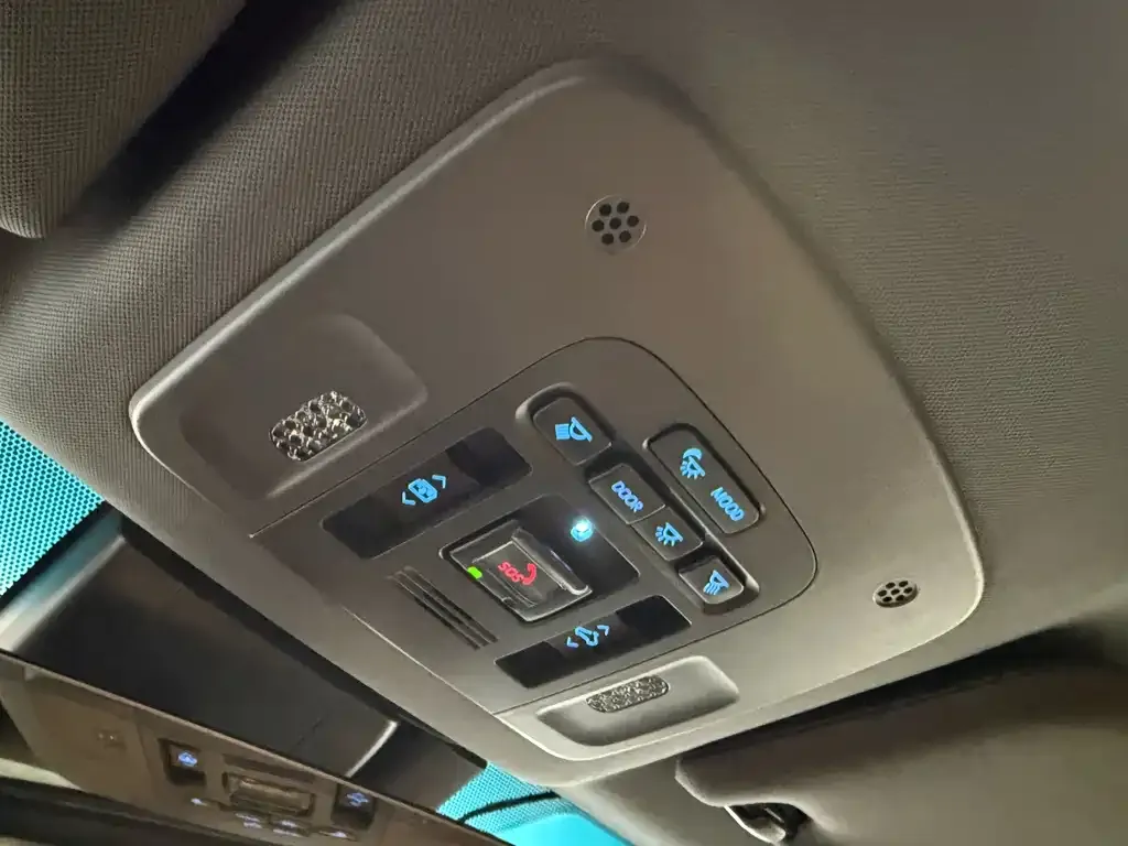 Toyota Avalon 2024 из CN, фото 8