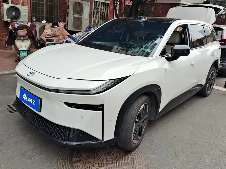 Toyota Platinum 3X 2025 из CN, фото 1