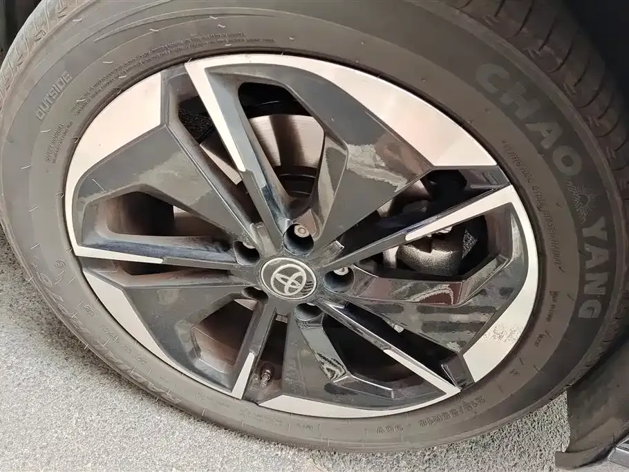 Toyota Platinum 3X 2025 из CN, фото 10