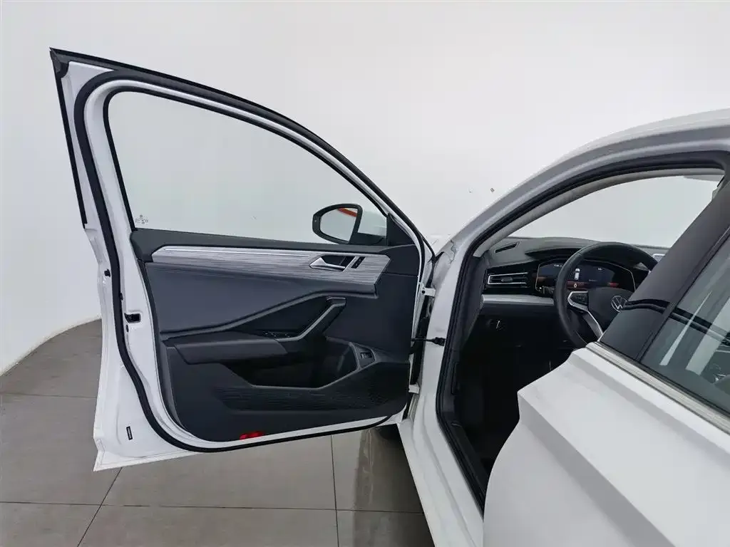 Volkswagen Sagitar 2023 из CN, фото 3