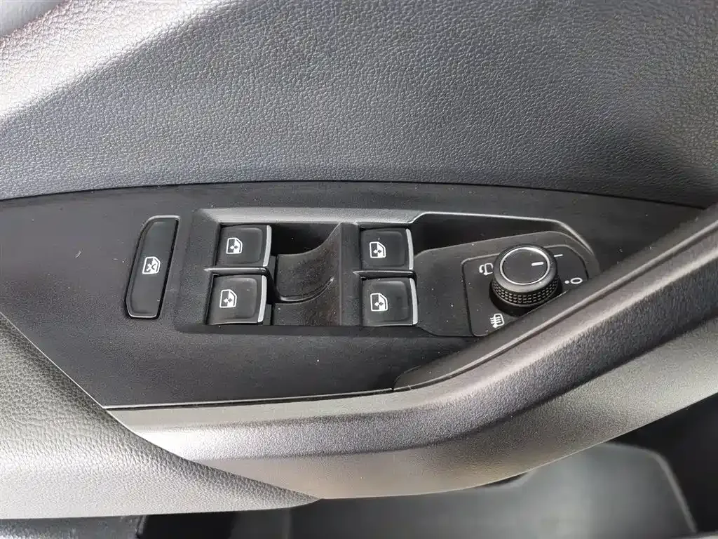 Volkswagen Sagitar 2023 из CN, фото 10