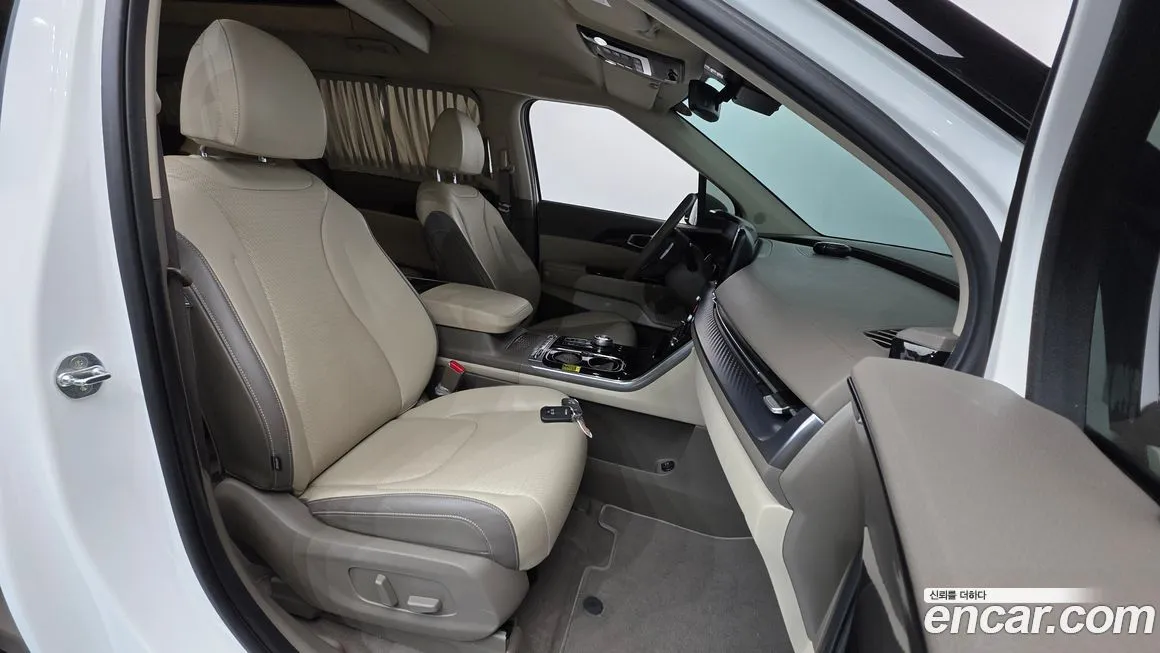 Kia Carnival — фото 10