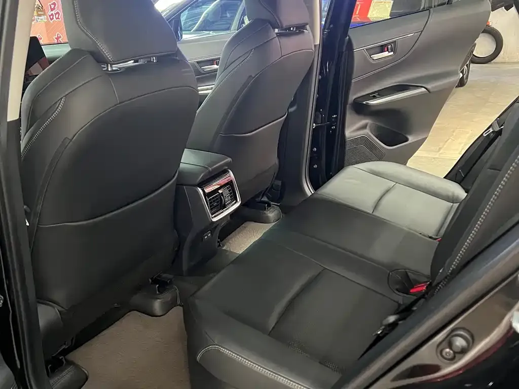 Toyota Venza 2023 из CN, фото 2
