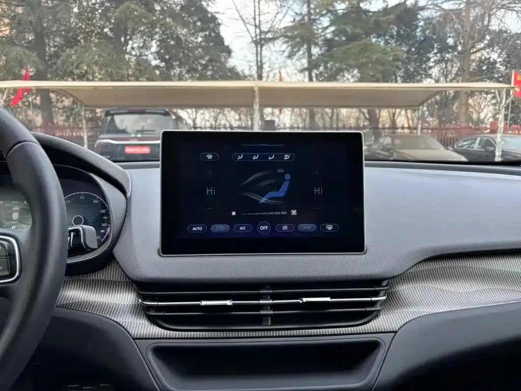 Hongqi E-QM5 2024 из CN, фото 8