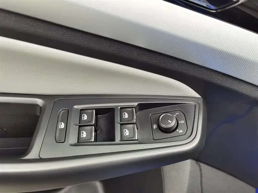 Volkswagen Bora 2023 из CN, фото 7