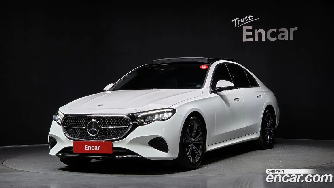 Mercedes-Benz E-Class — фото 1
