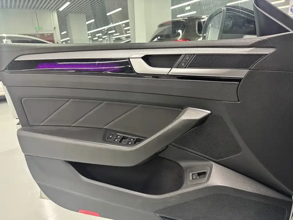 Volkswagen CC 2023 из CN, фото 7