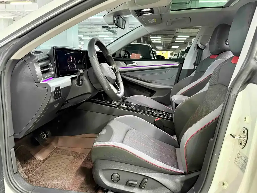 Volkswagen Lamando 2023 из CN, фото 8