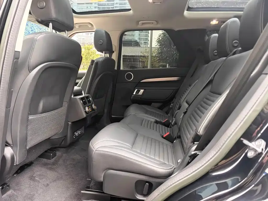 Land Rover Discovery 2023 из CN, фото 8
