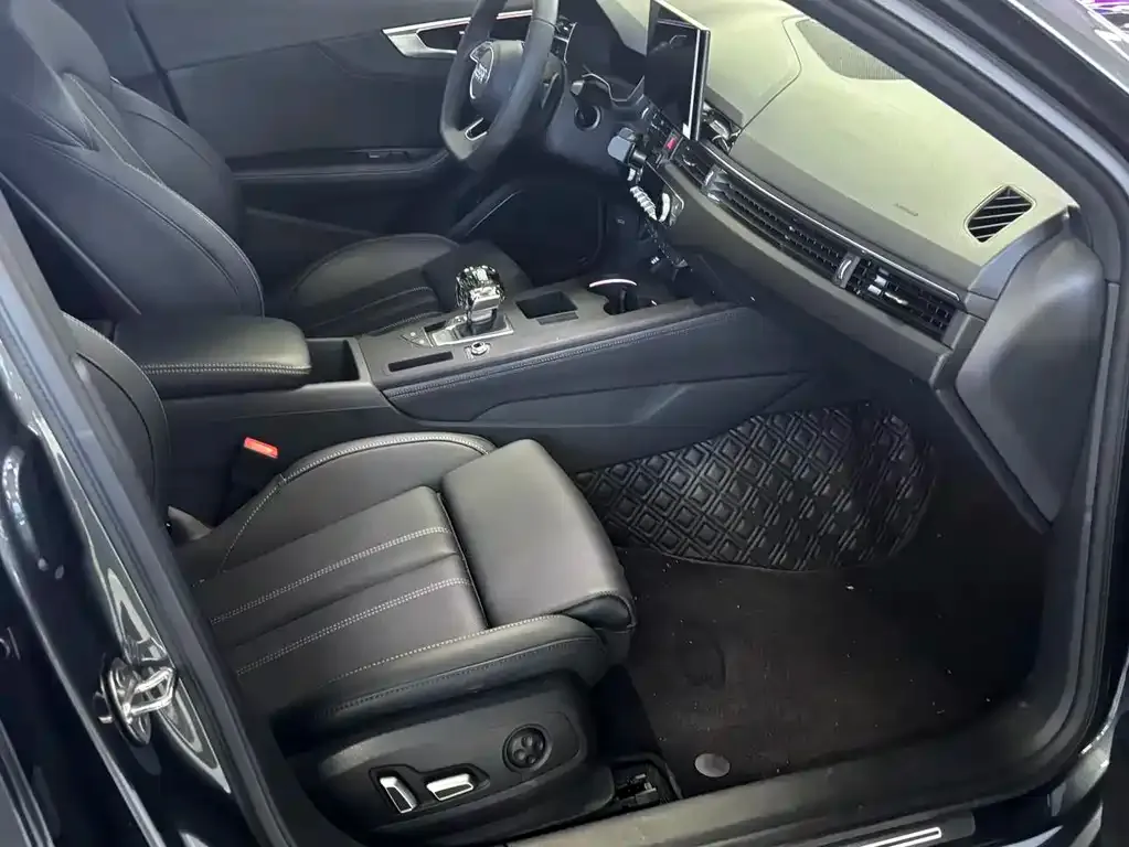 Audi A4L 2025 из CN, фото 9