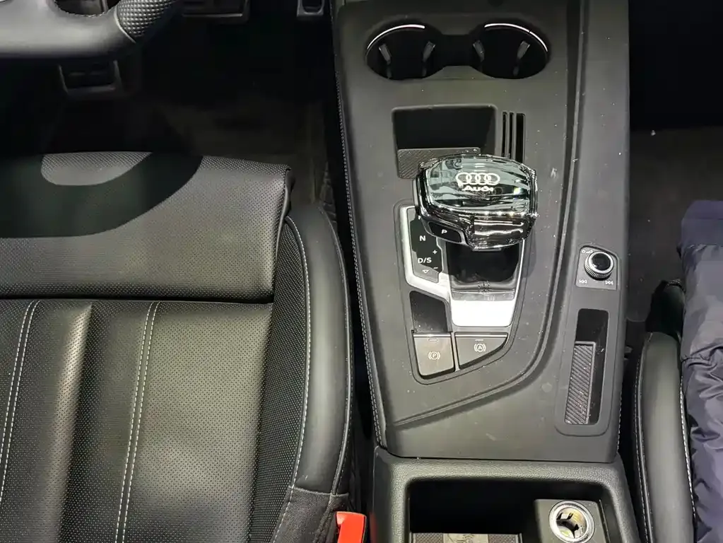 Audi A4L 2025 из CN, фото 7