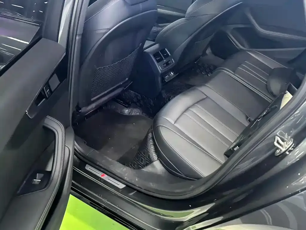 Audi A4L 2025 из CN, фото 6