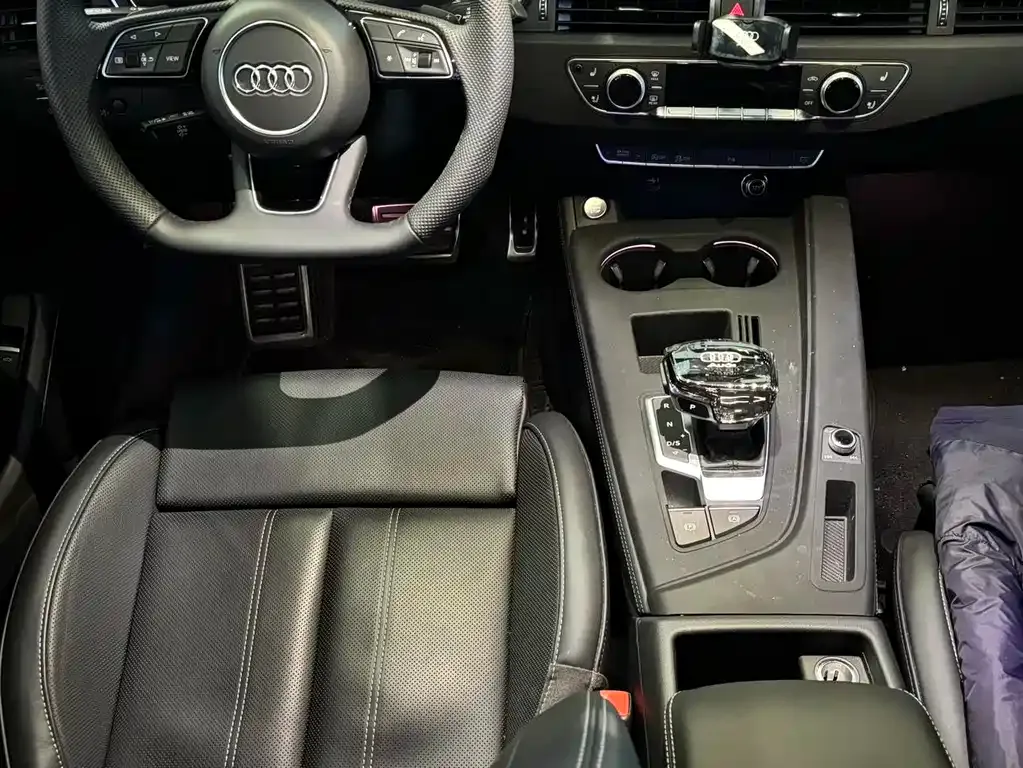 Audi A4L 2025 из CN, фото 8