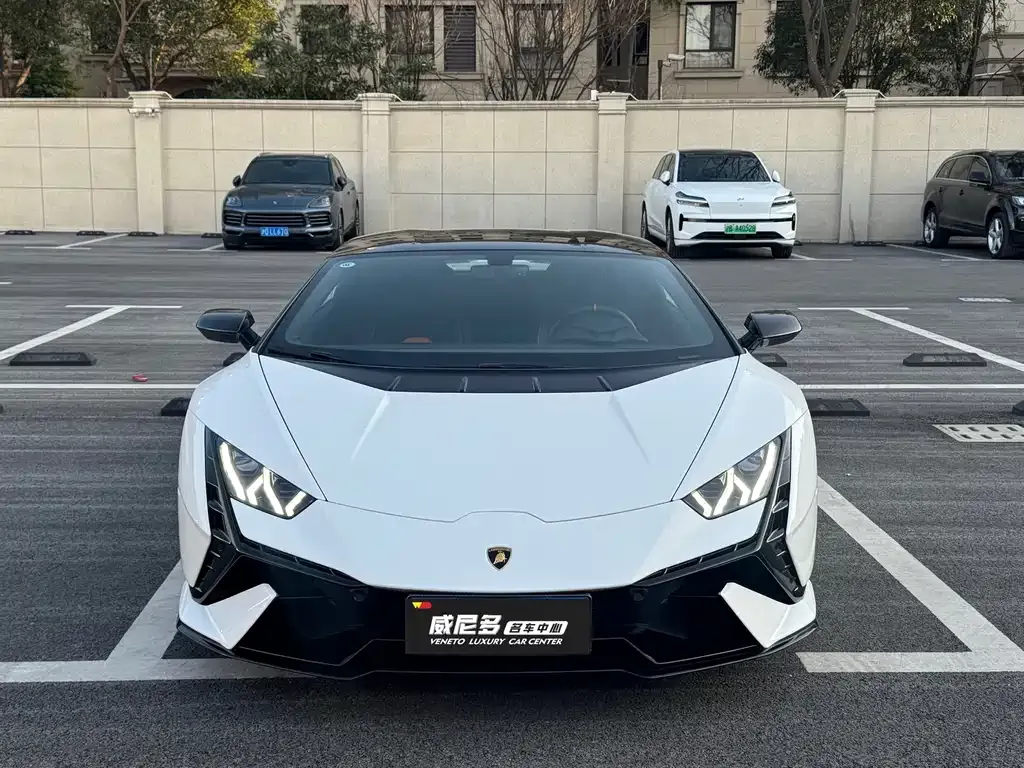 Lamborghini Huracan 2025 из CN, фото 10