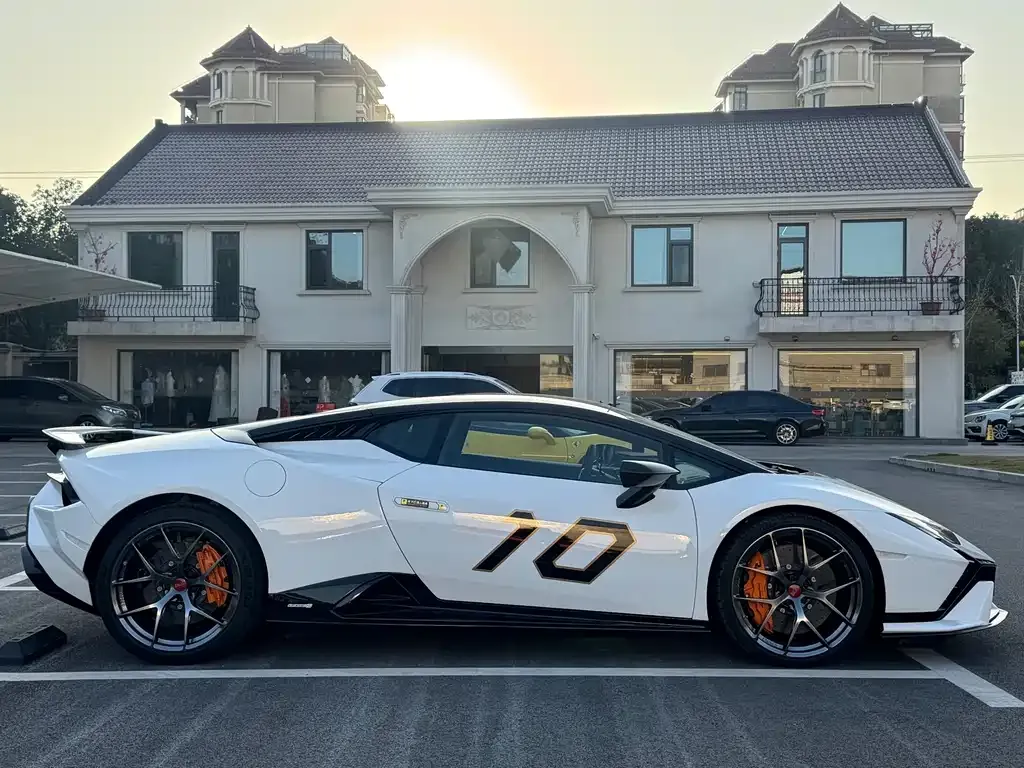 Lamborghini Huracan 2025 из CN, фото 6