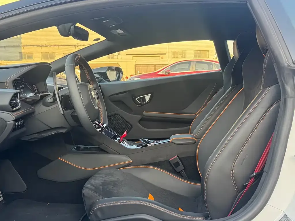 Lamborghini Huracan 2025 из CN, фото 3