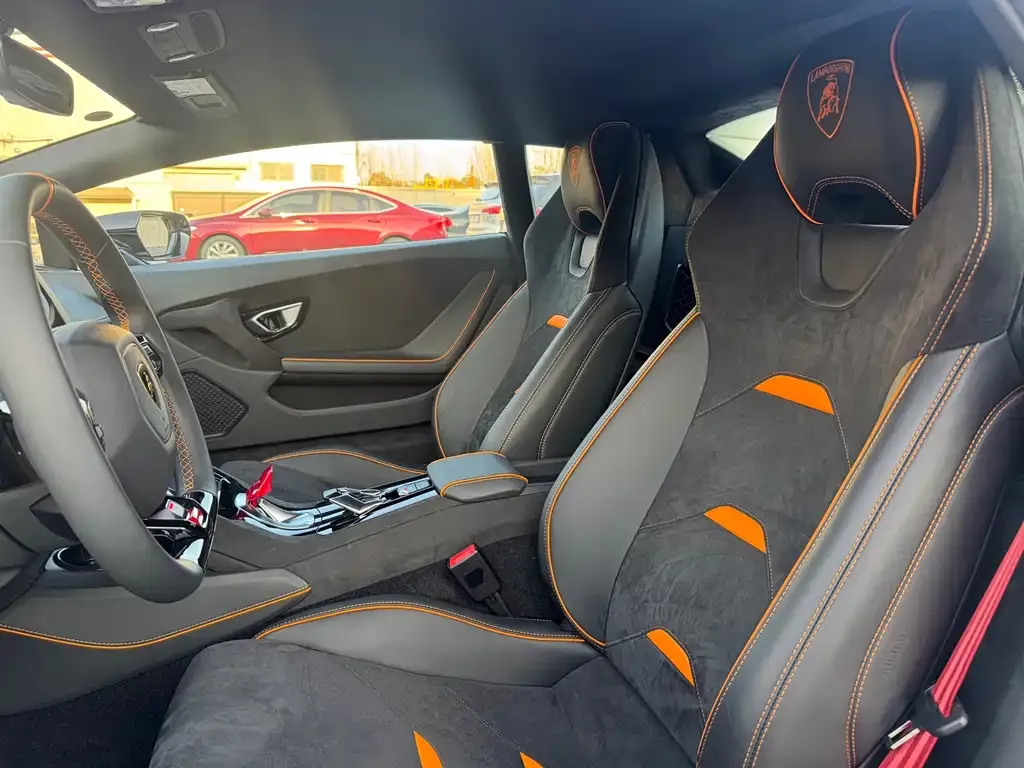 Lamborghini Huracan 2025 из CN, фото 2