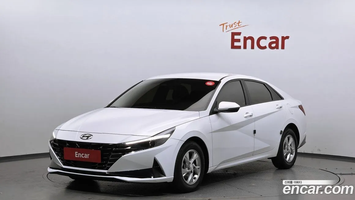 Hyundai AVANTE — фото 1