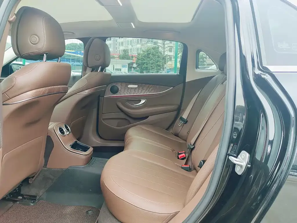 Mercedes-Benz E-Class 2023 из CN, фото 4