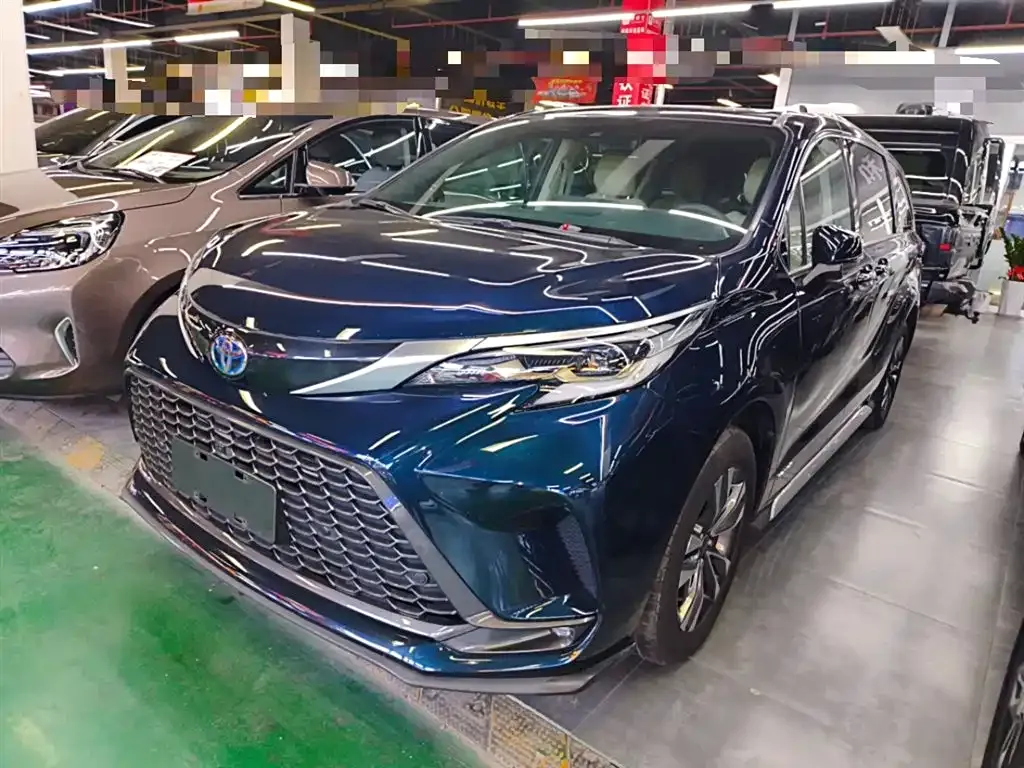 Toyota Granvia 2023 из CN, фото 1