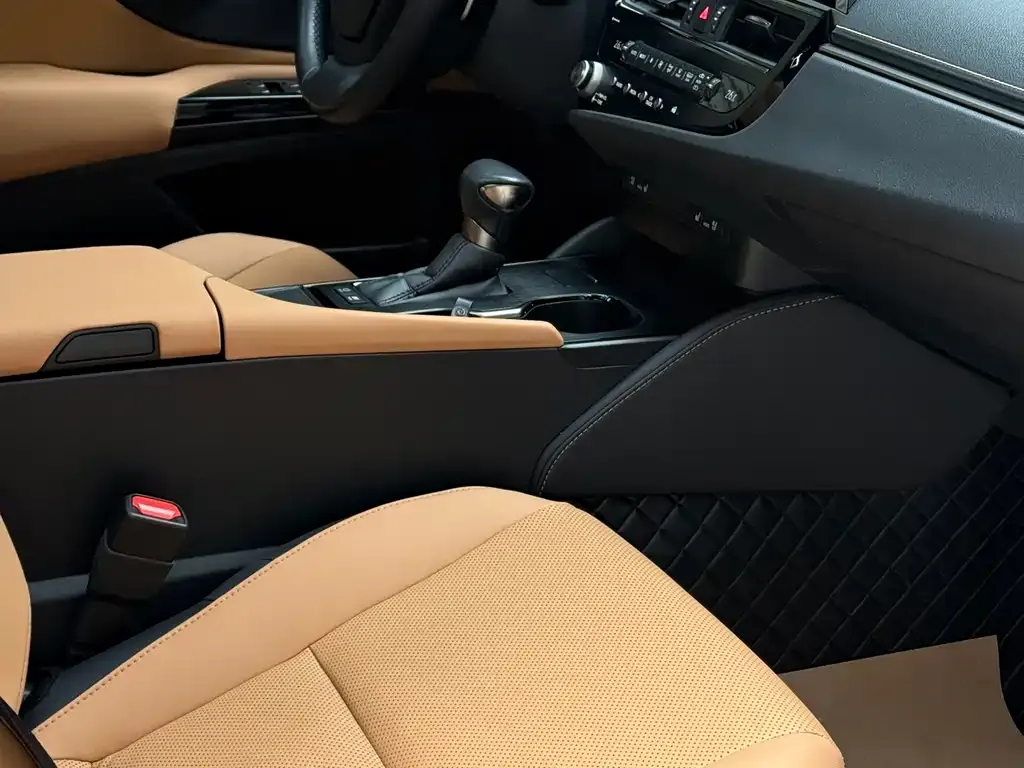 Lexus ES 2023 из CN, фото 4