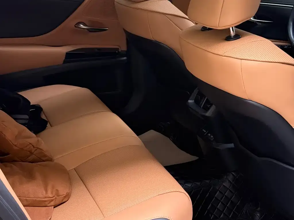 Lexus ES 2023 из CN, фото 3