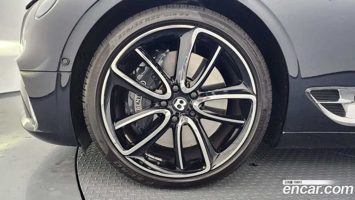 Bentley Continental 2022 из KR, фото 9