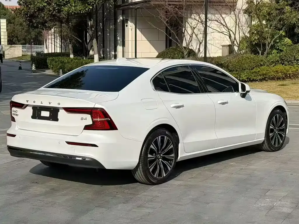 Volvo S60 2024 из CN, фото 9