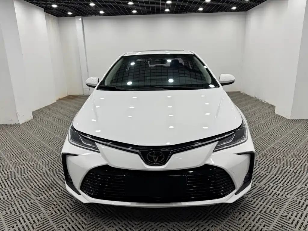 Toyota Corolla 2022 из CN, фото 1