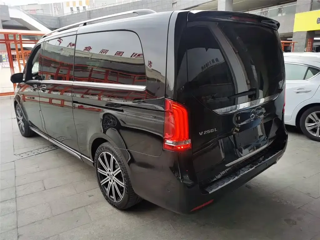 Mercedes-Benz V-Class 2024 из CN, фото 7