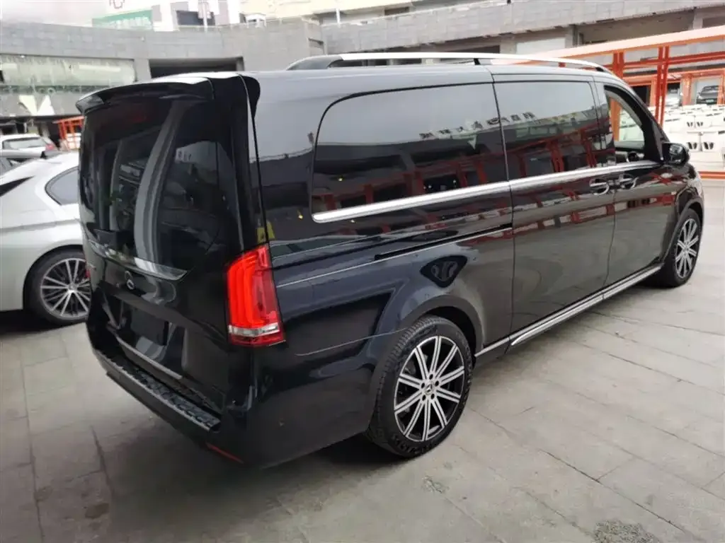 Mercedes-Benz V-Class 2024 из CN, фото 3