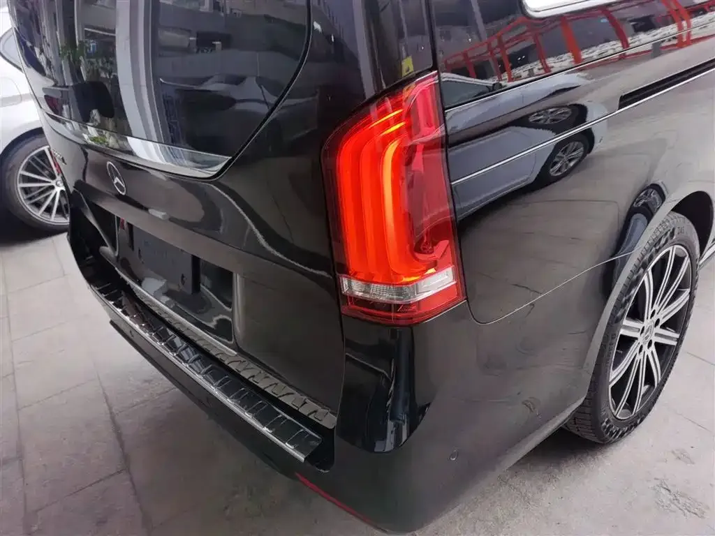 Mercedes-Benz V-Class 2024 из CN, фото 5