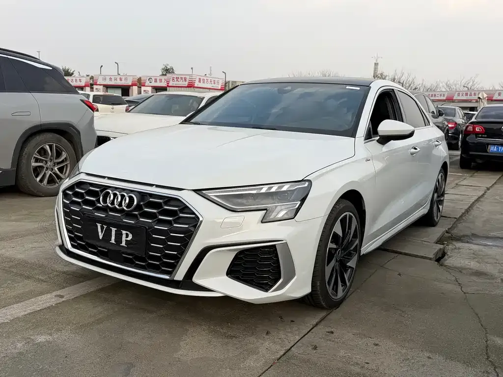 Audi A3 2024 из CN, фото 1