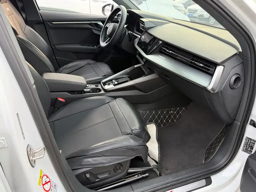 Audi A3 2024 из CN, фото 8
