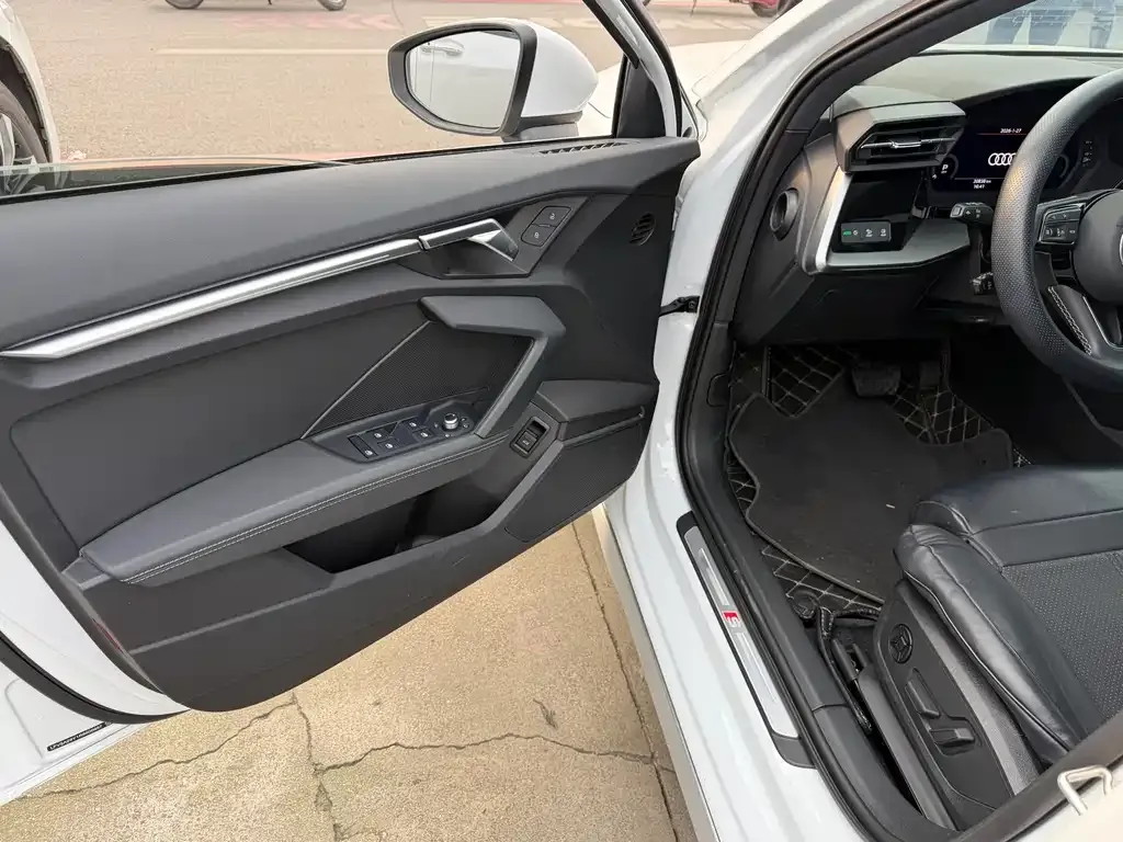 Audi A3 2024 из CN, фото 6