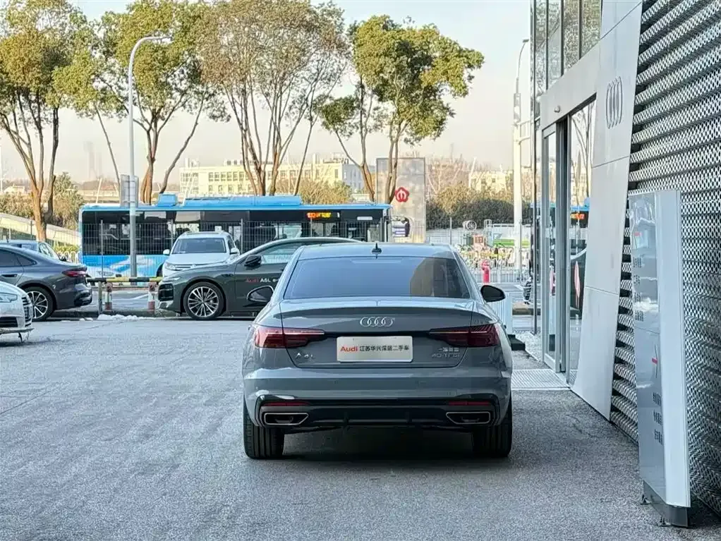 Audi A4L 2025 из CN, фото 9