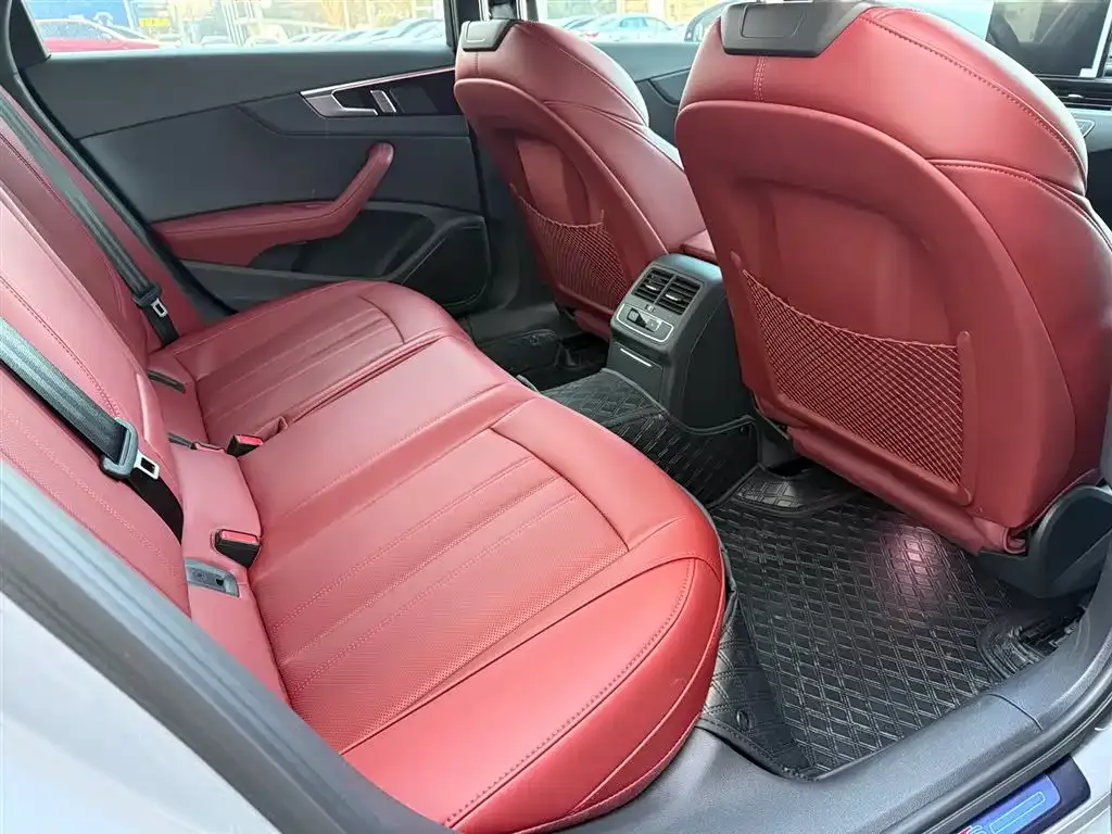 Audi A4L 2025 из CN, фото 8