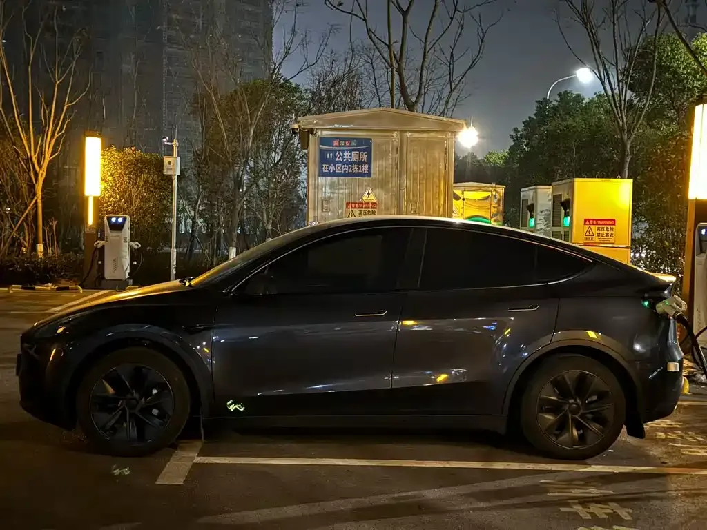 Tesla Model Y 2023 из CN, фото 5