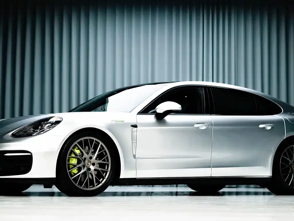 Porsche Panamera Hybrid 2025 из CN, фото 1