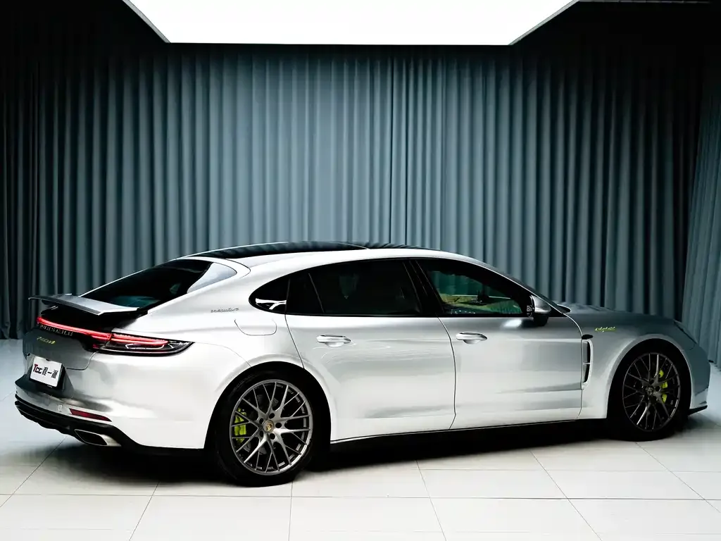 Porsche Panamera Hybrid 2025 из CN, фото 3