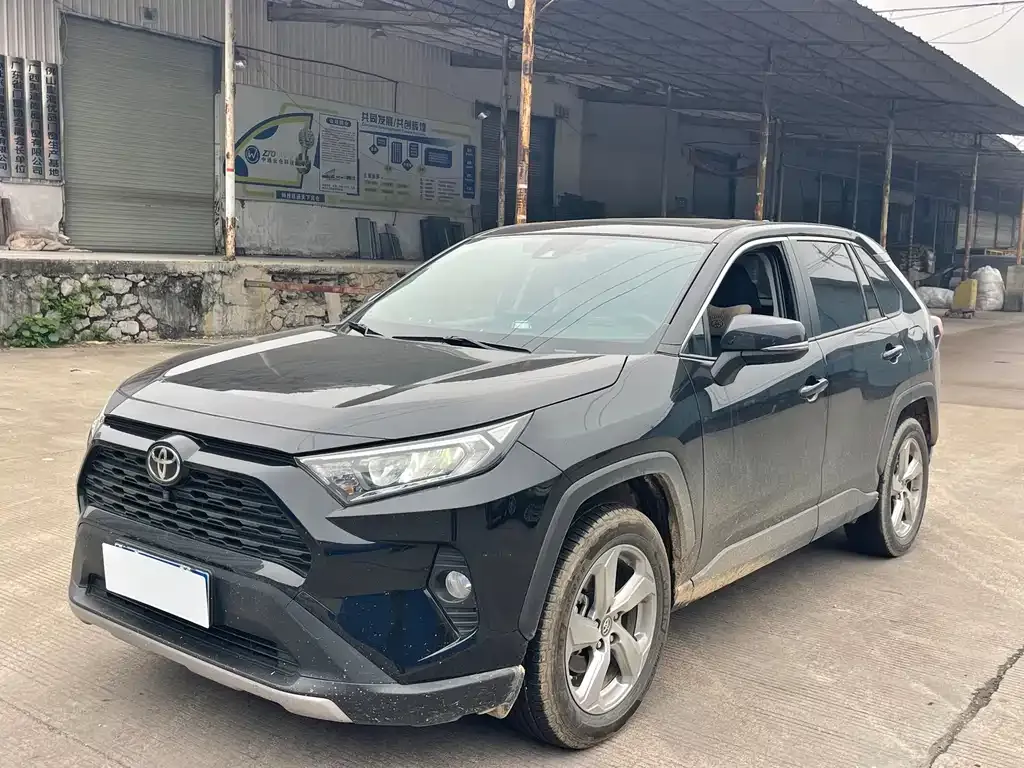 Toyota RAV4 2022 из CN, фото 1